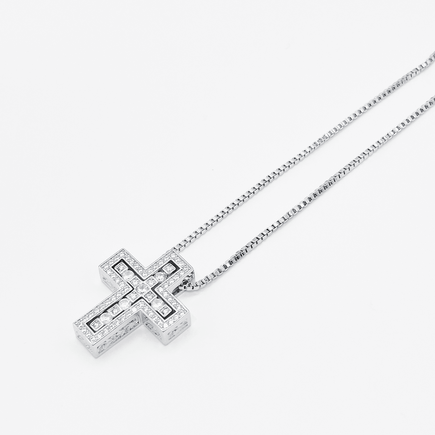 Luxe Cross Box Chain Necklace "Silver"