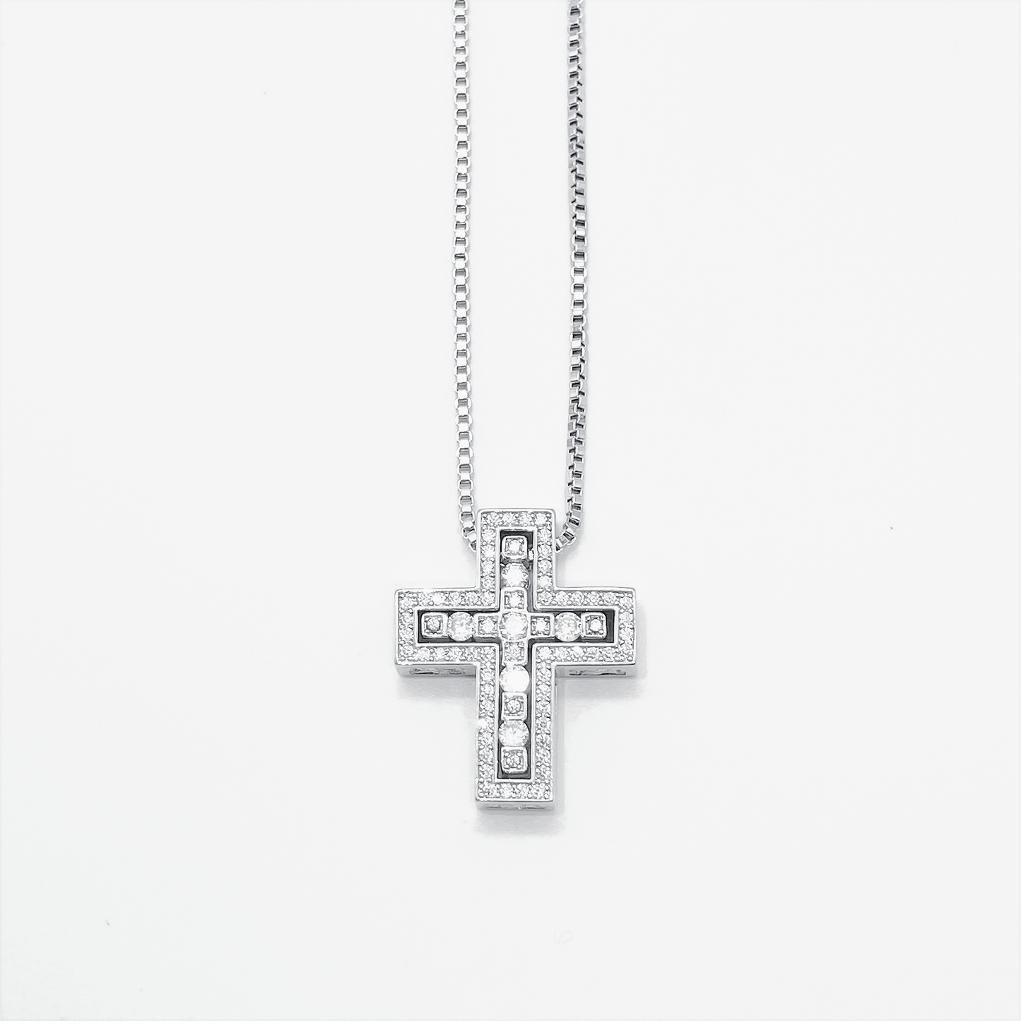 Luxe Cross Box Chain Necklace "Silver"