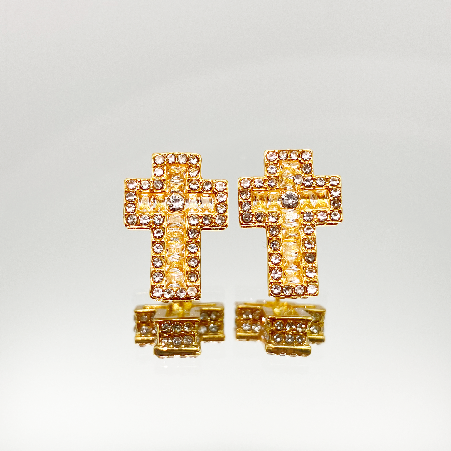 Luxe Cross Ice Stud Earrings【Gold】